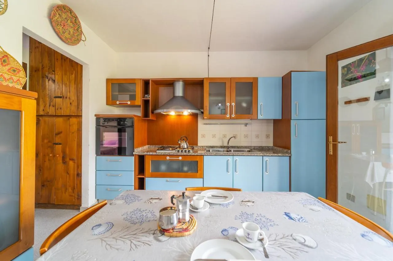 Iss Travel, Villa Fiorita - 800 M From La Cinta Beach サン・テオドーロ アパートホテル