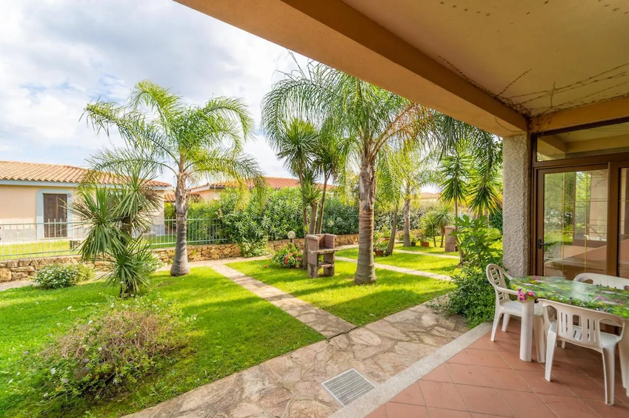 アパートホテル Iss Travel, Villa Fiorita - 800 M From La Cinta Beach サン・テオドーロ イタリア