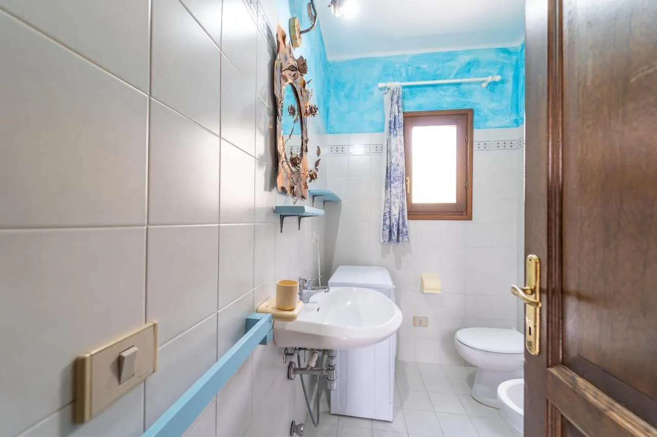 Iss Travel, Villa Fiorita - 800 M From La Cinta Beach サン・テオドーロ アパートホテル