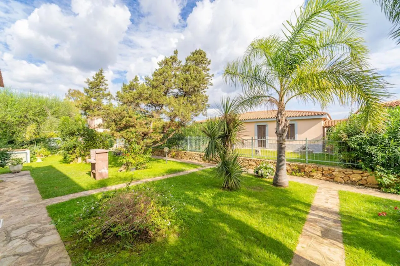 アパートホテル Iss Travel, Villa Fiorita - 800 M From La Cinta Beach サン・テオドーロ