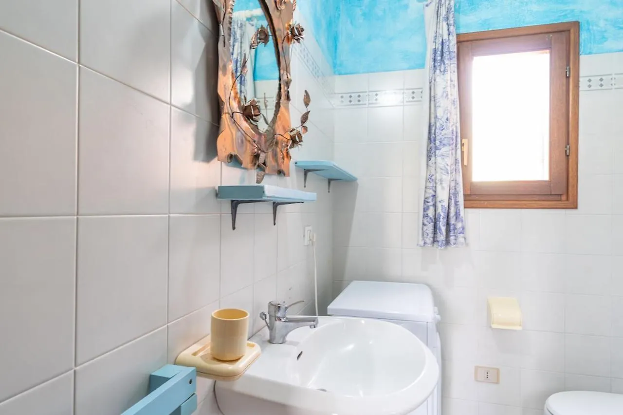 Iss Travel, Villa Fiorita - 800 M From La Cinta Beach サン・テオドーロ 0*,  イタリア